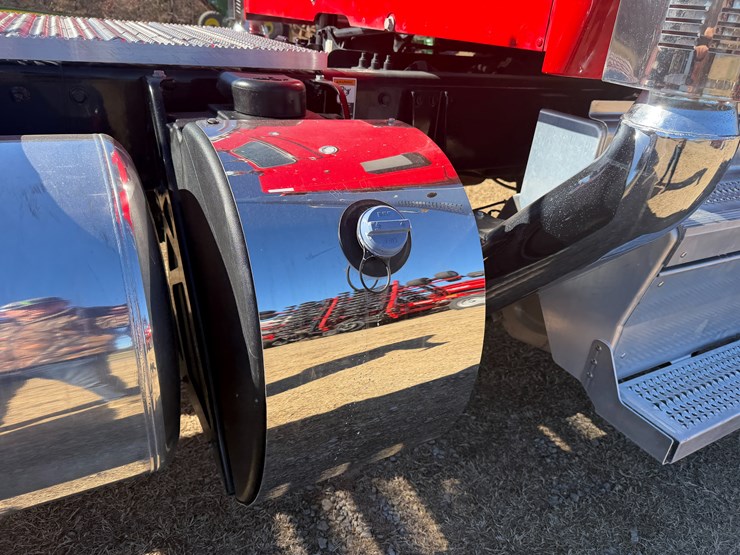 peterbilt-589-image-44