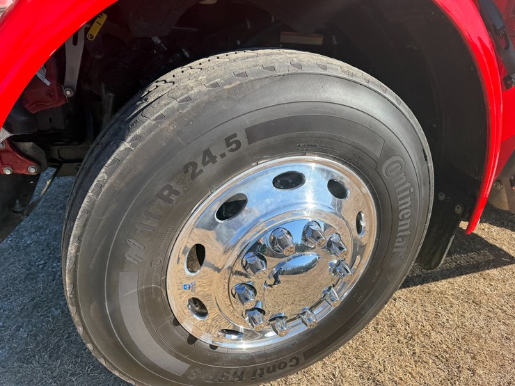 peterbilt-589-image-29