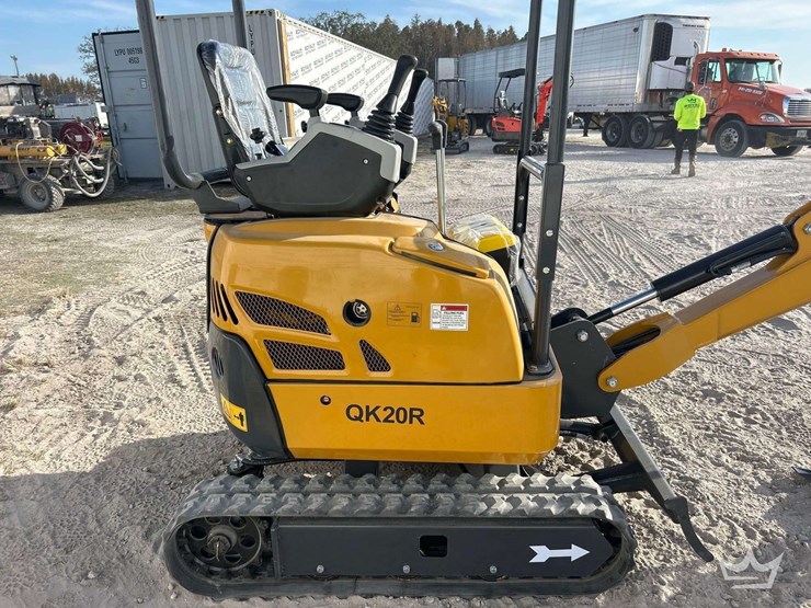 2025-cfg-industrial-qk20r-mini-excavator-image-16