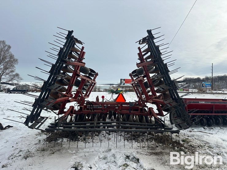 case-ih-3950-image-9