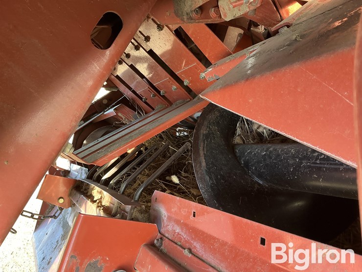 hesston-4760-image-15