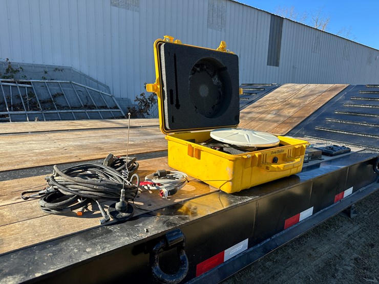 #35584-•-trimble-gps-image-2