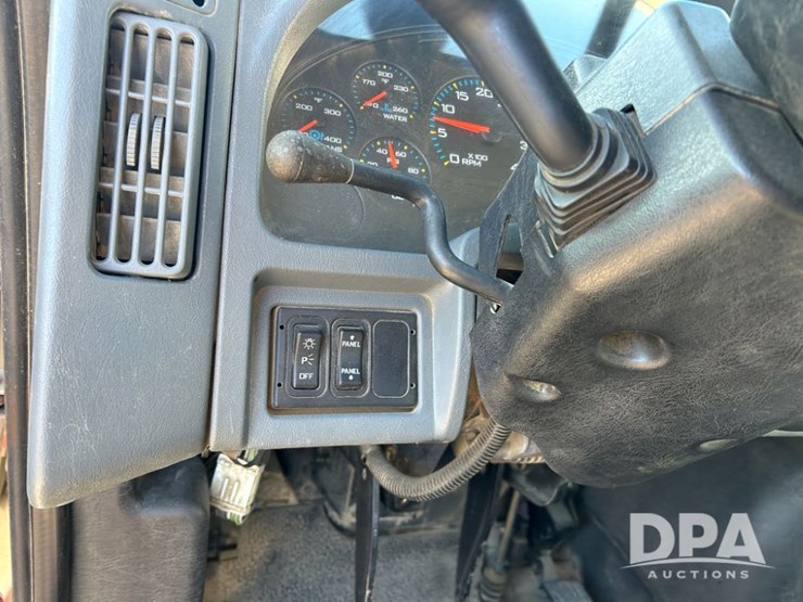 international-7400-image-66