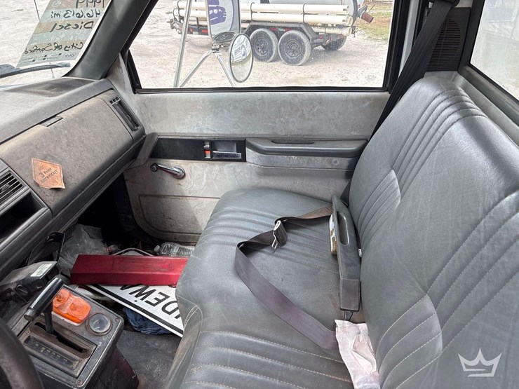 1999-gmc-c7500-s/a-dump-truck-image-28