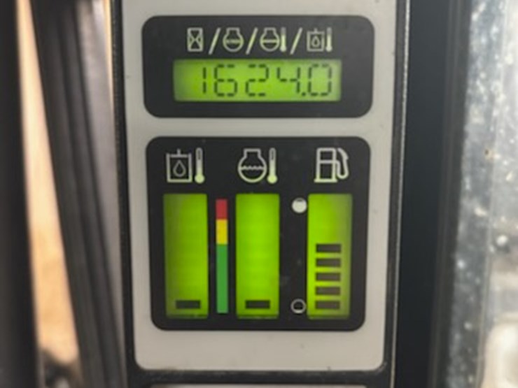 new-holland-c238-image-11