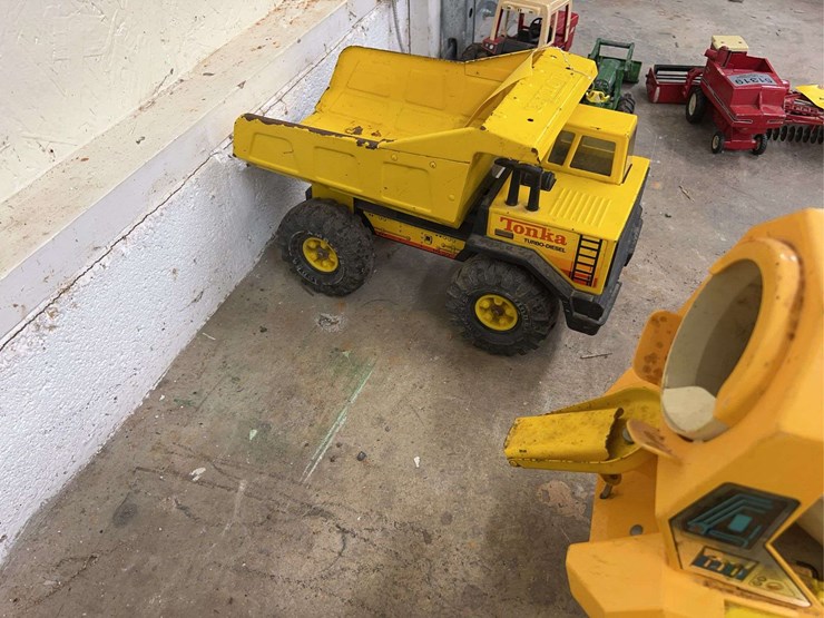 metal-tonka-dump-truck,-metal-tonka-cement-truck,-metal-tonka-excavator-image-9