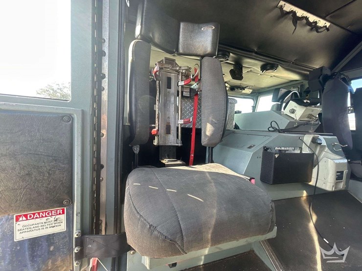 2001-pierce-spartan-model-tilt-pumper-fire-truck-image-14