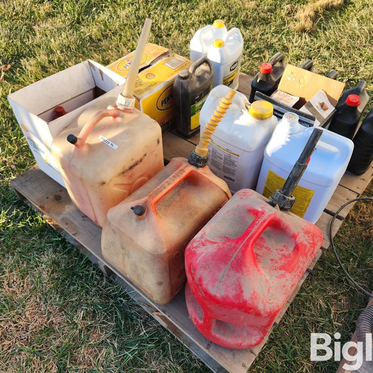 Gas Cans & Lubricants
