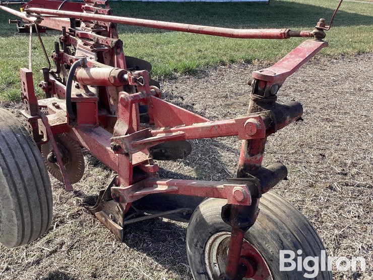 international-720-image-19