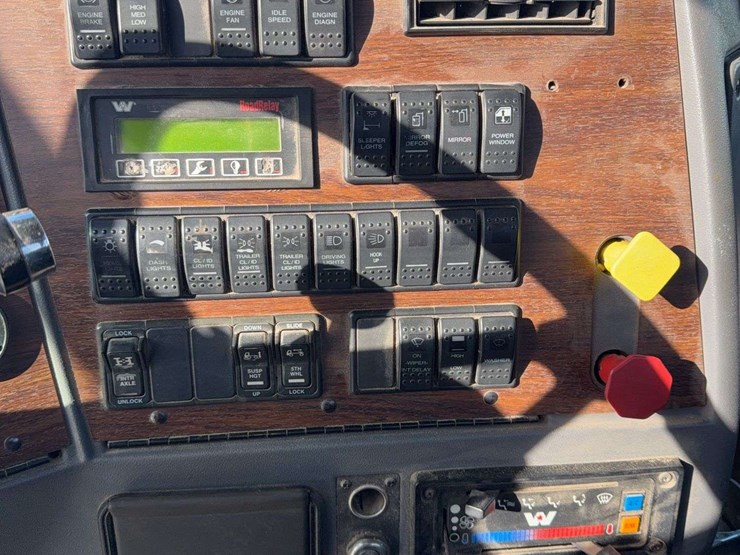 2001-western-star-semi-image-5