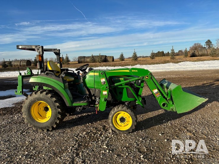 john-deere-2032r-image-3
