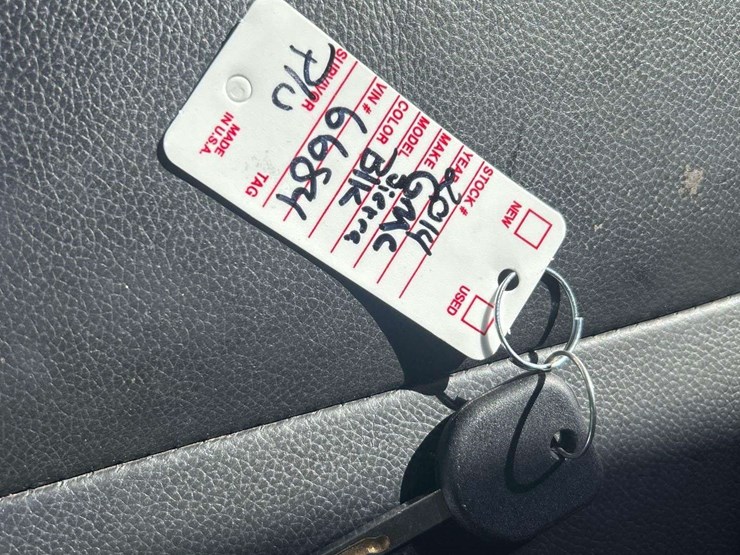 2014-gmc-sierra-slt-4x4-crew-cab-pickup-truck-image-23