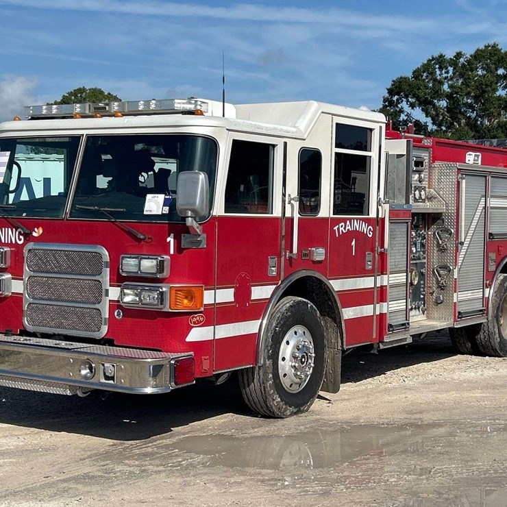 2001 Pierce Spartan Model Tilt Pumper Fire Truck