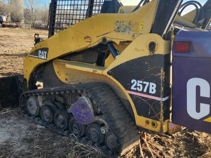 2004-caterpillar-257b-image-3