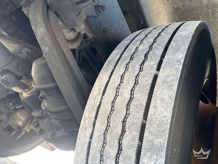 2008-freightliner-b2-image-31