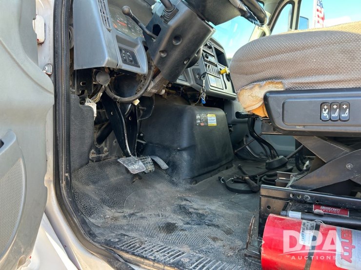 international-7400-image-56