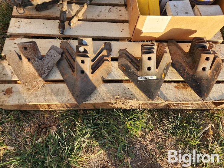 shovels-&-cylinders-image-10