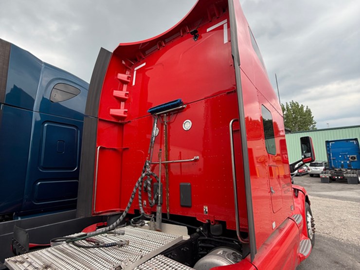 2020-peterbilt-579-image-24