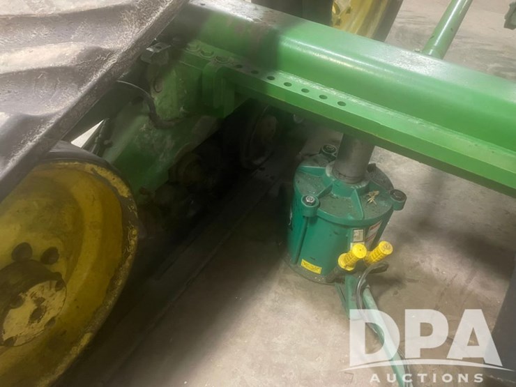 john-deere-8410t-image-42