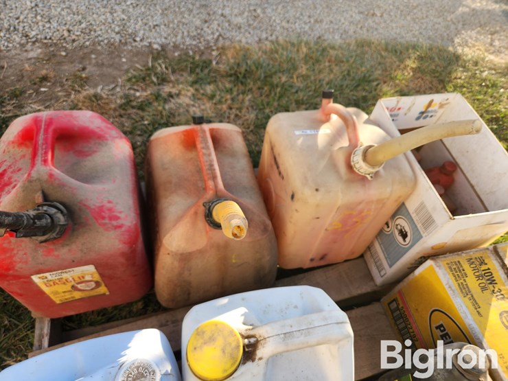 gas-cans-&-lubricants-image-14