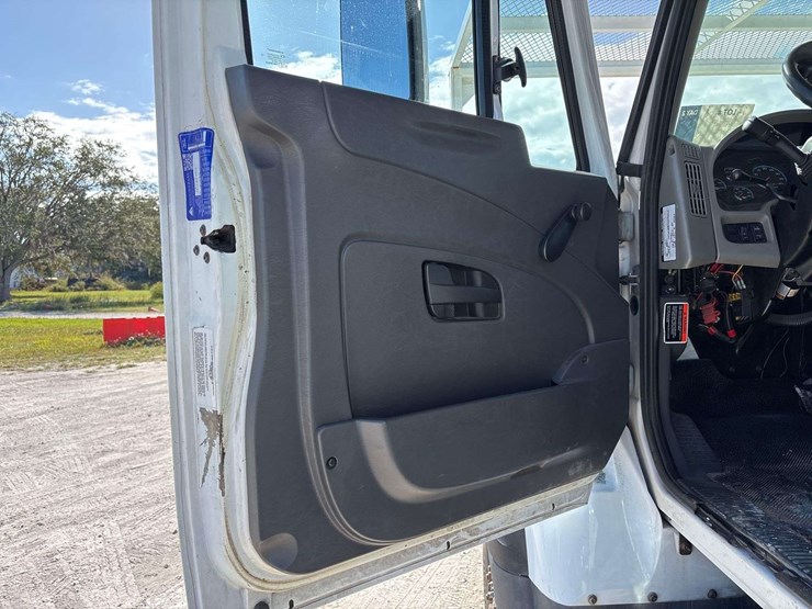 2013-international-workstar-7400-image-52