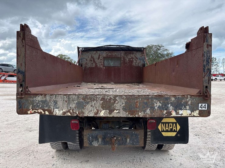 1999-gmc-c7500-s/a-dump-truck-image-32