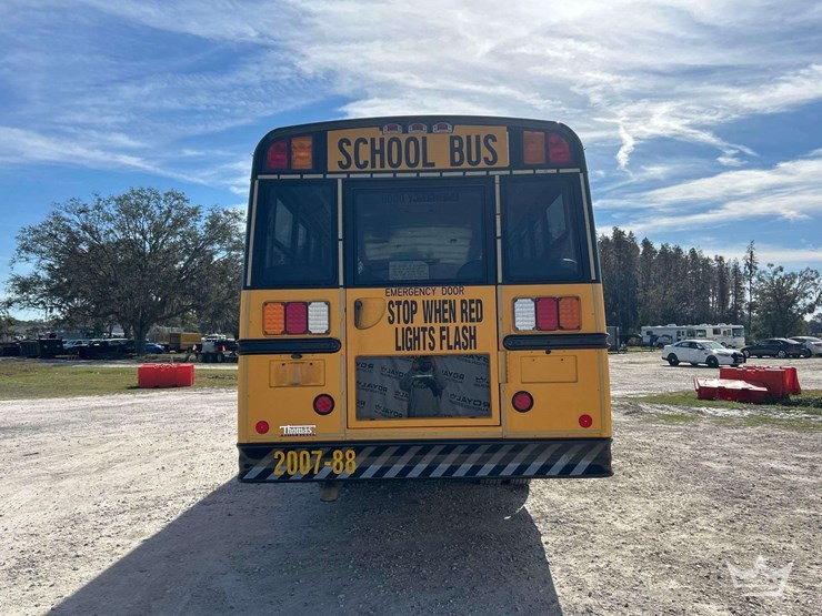 2008-freightliner-b2-image-32