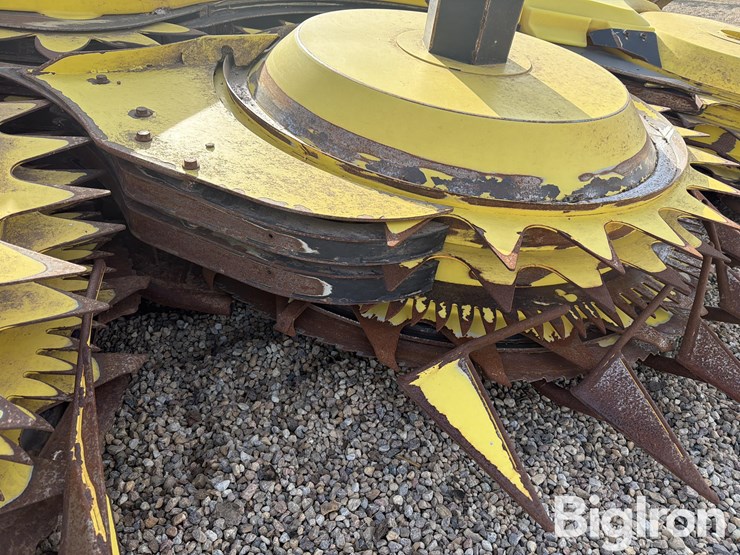 2022-john-deere-772-image-19