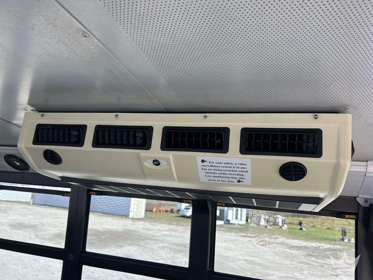 2008-freightliner-b2-image-26