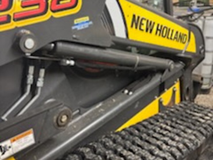 new-holland-c238-image-4