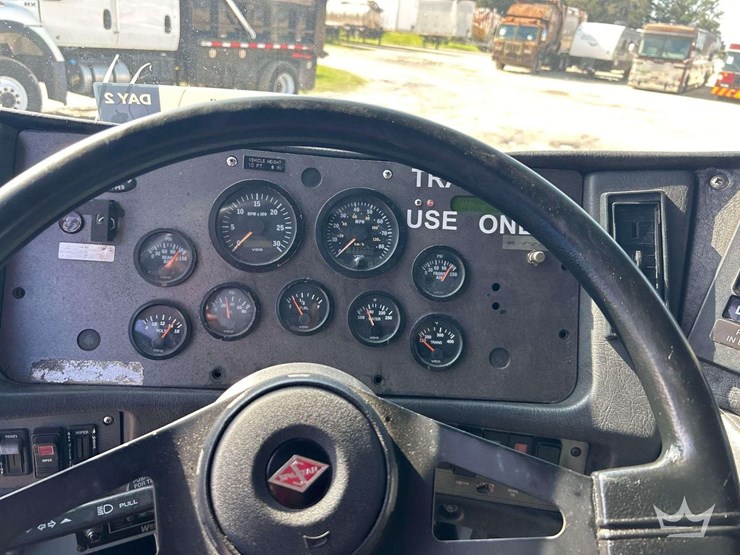 2001-pierce-spartan-model-tilt-pumper-fire-truck-image-9