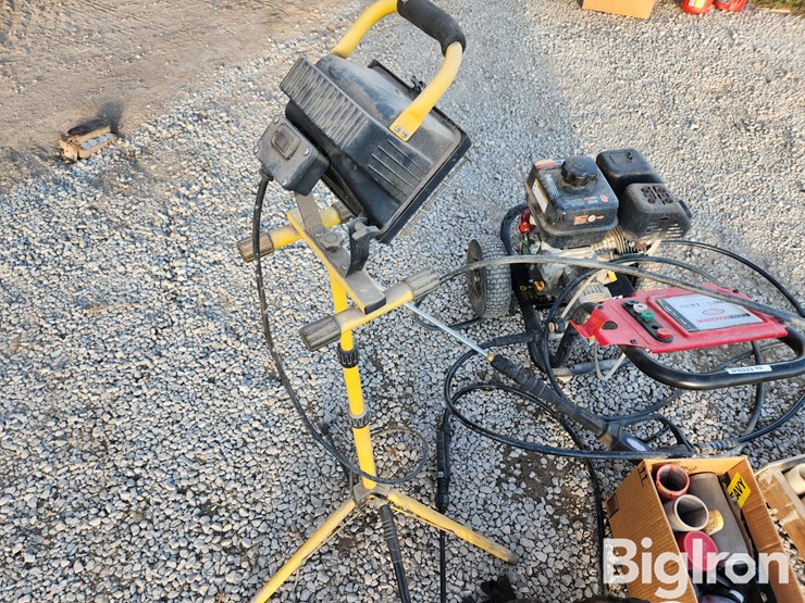 clean-machine-power-washer-&-assorted-tools-image-13