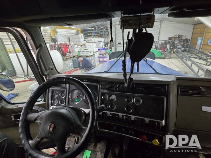 2006-kenworth-w900-image-25