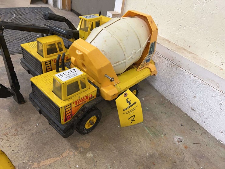metal-tonka-dump-truck,-metal-tonka-cement-truck,-metal-tonka-excavator-image-5