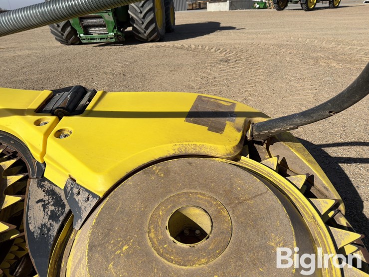 2024-john-deere-772-image-12