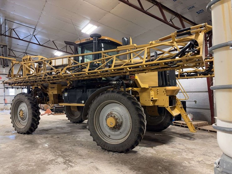 984-rogator-sprayer-w/120'-booms-image-1