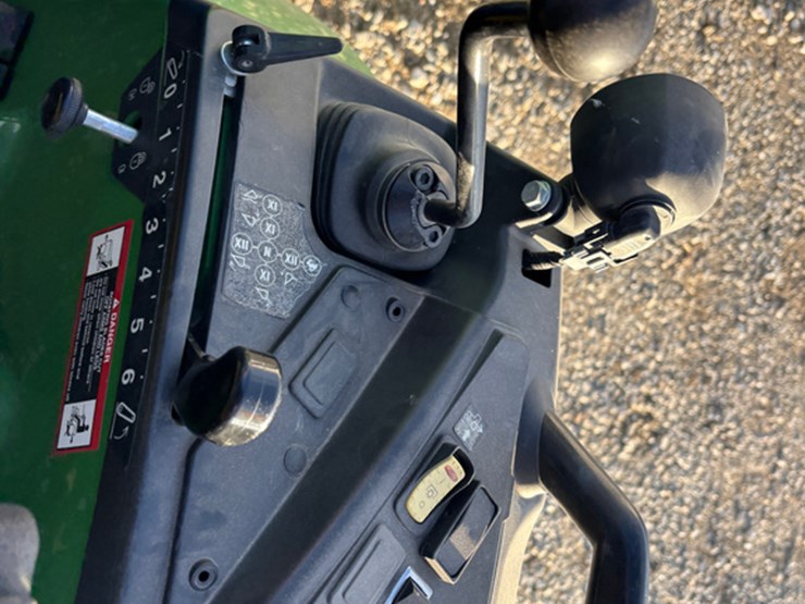 john-deere-2032r-image-58