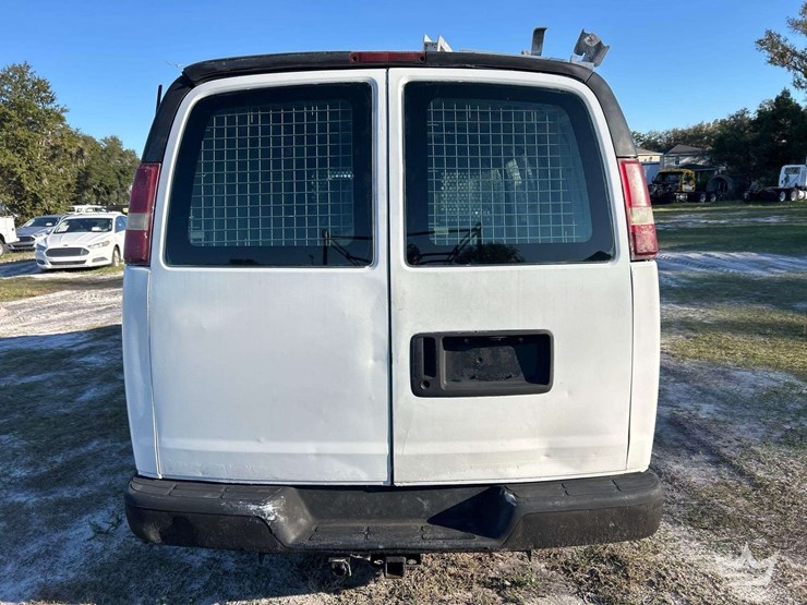 2006-chevrolet-express-3500-image-24
