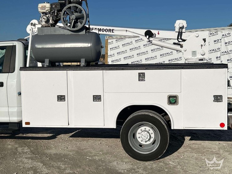 2022-ford-f450-image-18