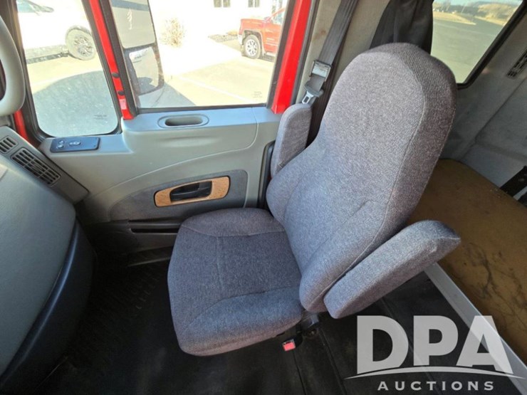 2011-international-prostar-image-23