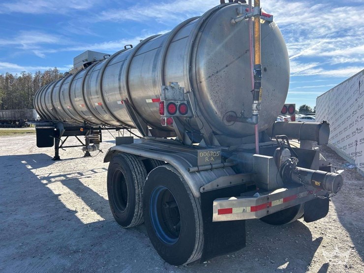 1981-kari-kool-6,500-gallon-t/a-tanker-trailer-image-4