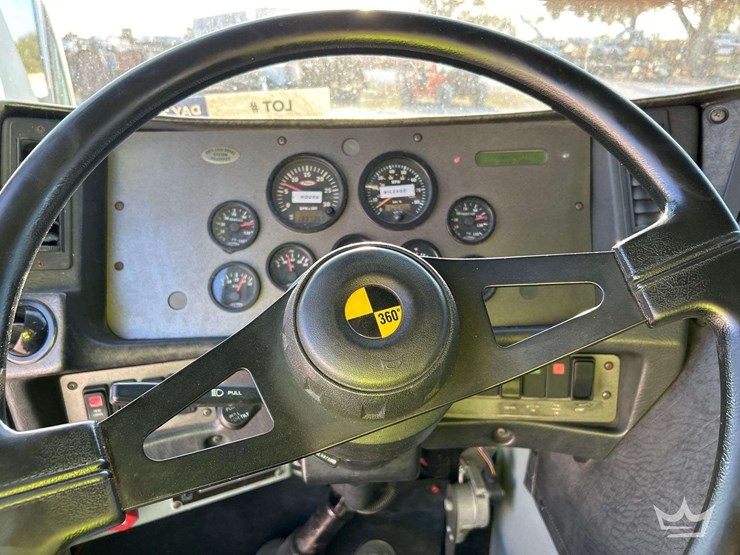 2004-pierce-tilt-crew-cab-pumper-fire-truck-image-12