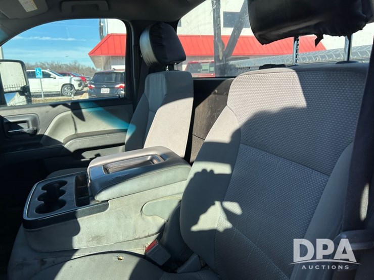 chevrolet-silverado-2500-image-30