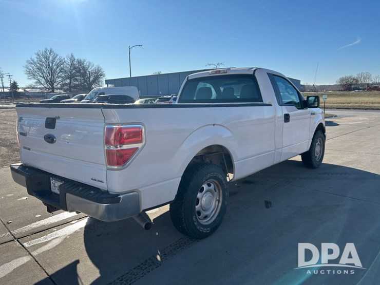 2014-ford-f150-xl-image-8