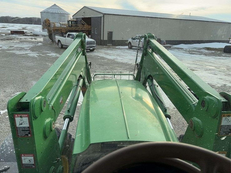 john-deere-6215r-image-11