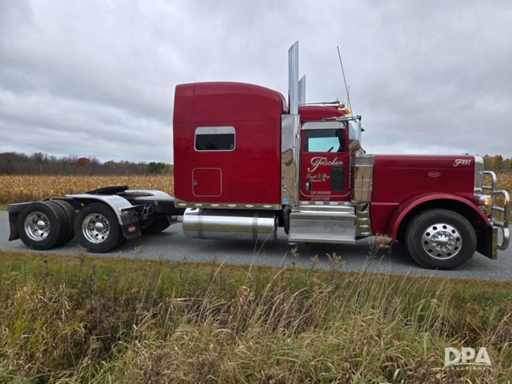 2023-peterbilt-389-image-3