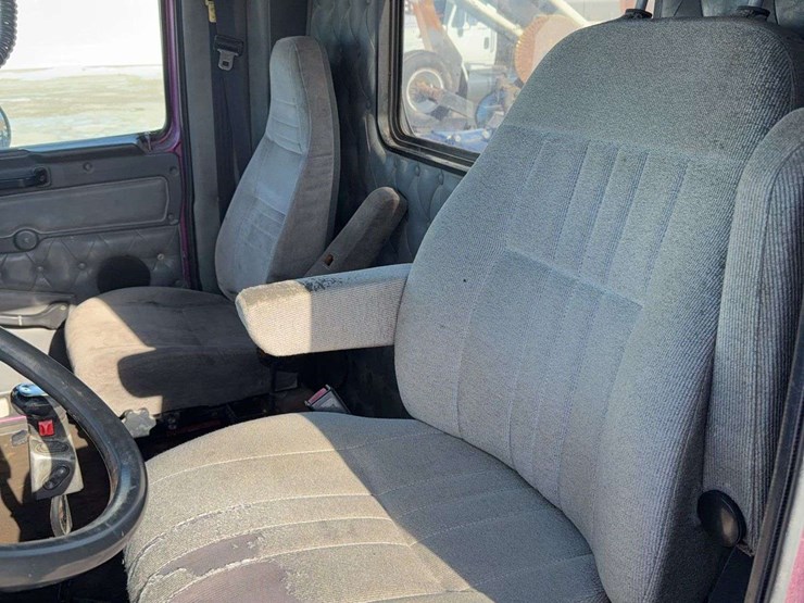 2001-western-star-semi-image-6