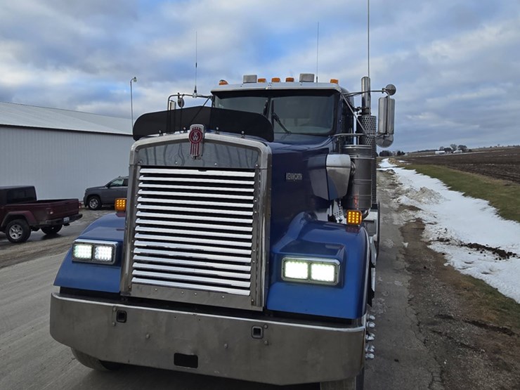 2006-kenworth-w900-image-8