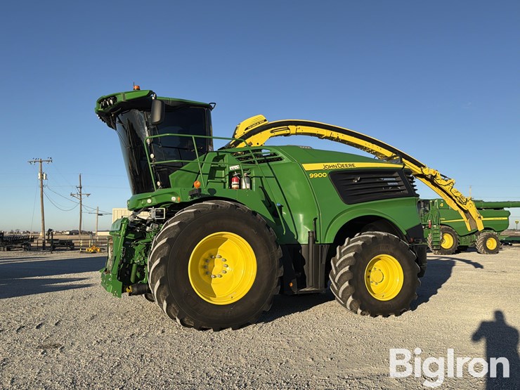 2024-john-deere-9900i-forage-harvester-image-1