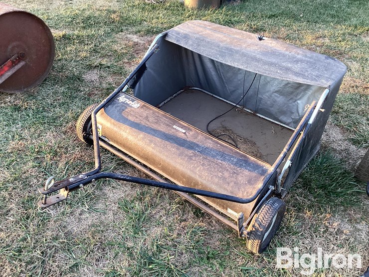 agrifab-42"-sweeper/spreader-image-10